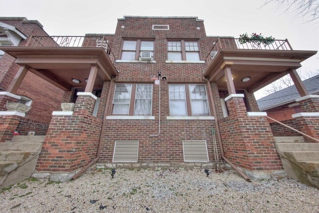 Building Photo - 307-309 Eichelberger