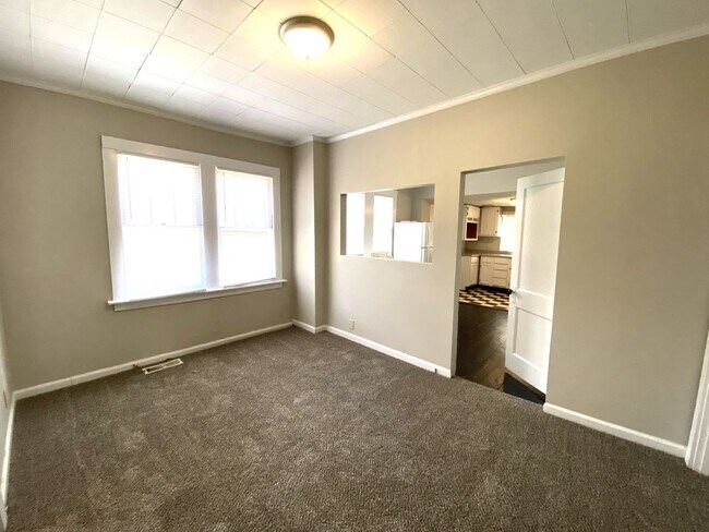 Building Photo - Kenwick Bungalow            20260620