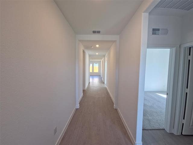 Building Photo - 925 Raintree Rd