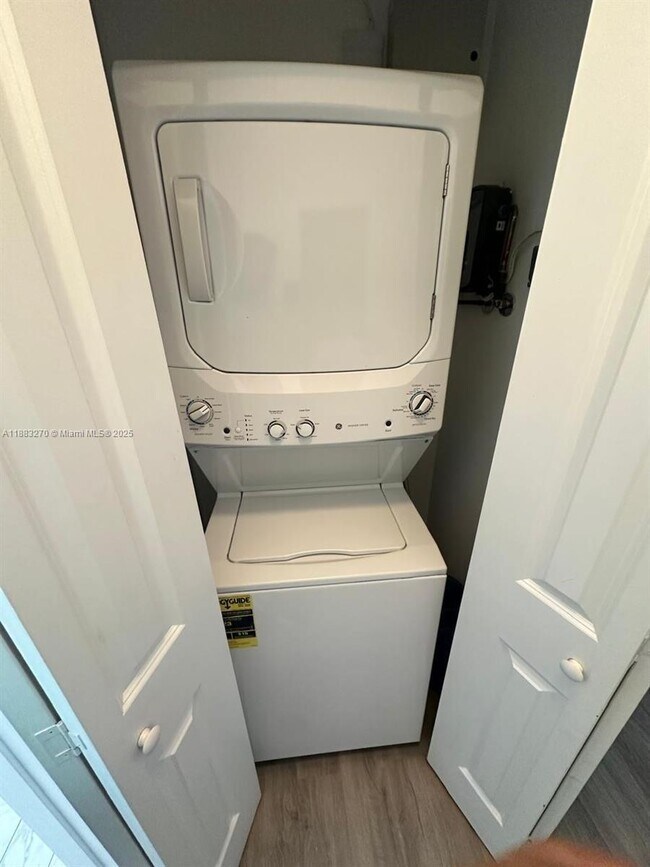 Building Photo - 1822 NW 4th St