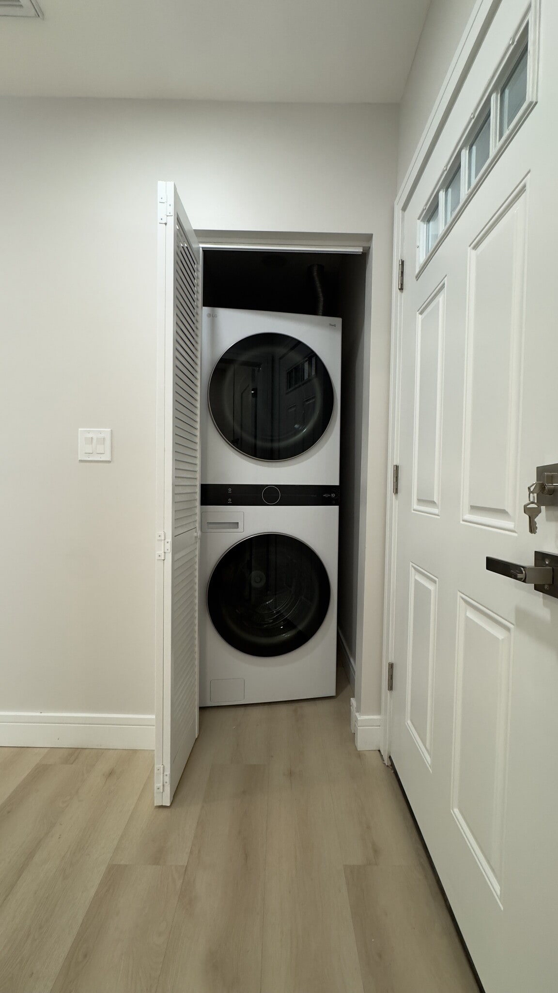 Laundry Room - 2310 W 21st St