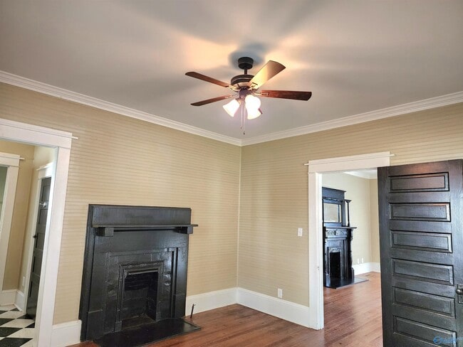 Building Photo - 1214 Pratt Ave NE