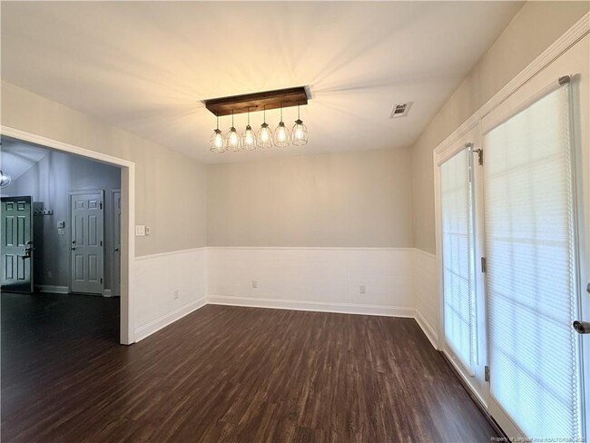 Building Photo - 3083 Carolina Way