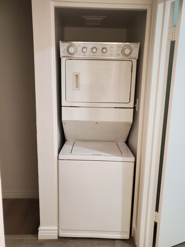 Building Photo - 4601 N 102nd Ave