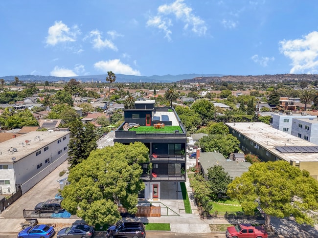 Building Photo - 4800-4802 S Slauson Ave