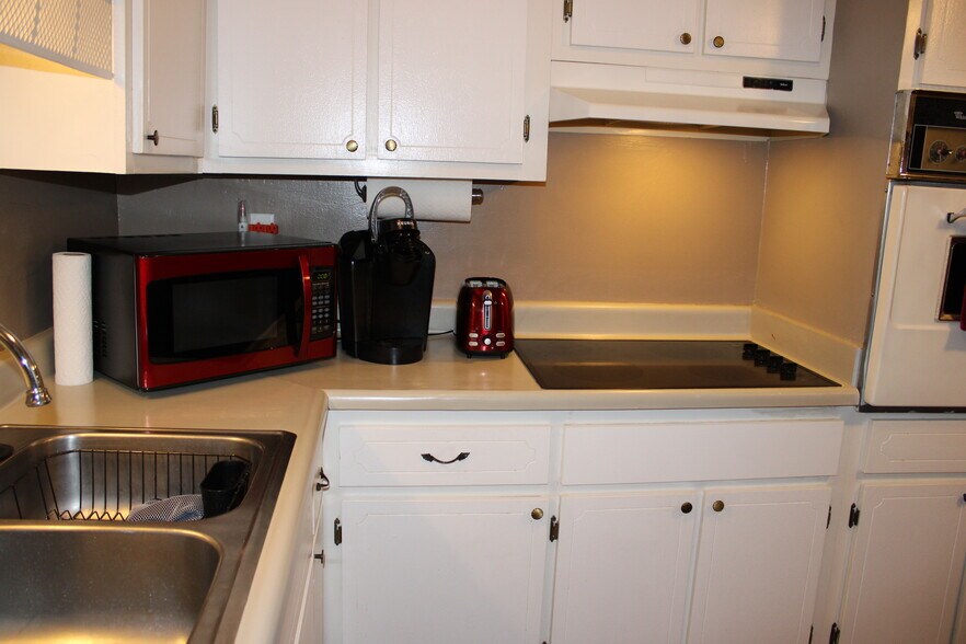 Building Photo - 1100 Erie Ave