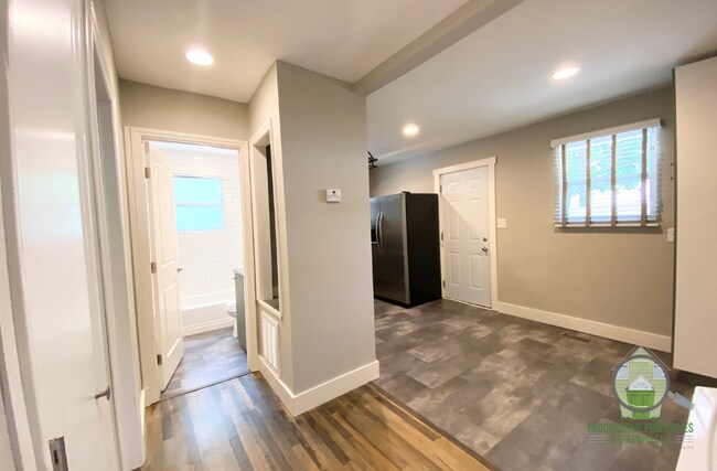 Building Photo - 403 Glenn Rd