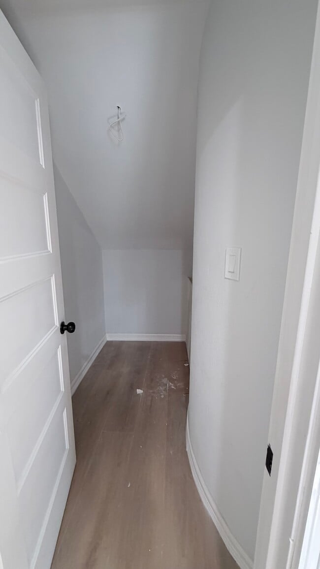 Building Photo - 4330 Coyle St