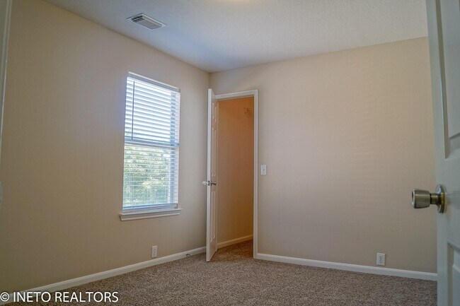 Building Photo - 2819 Foster Hill Dr