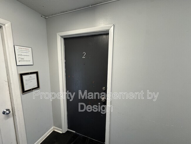 Building Photo - 1039 5th St