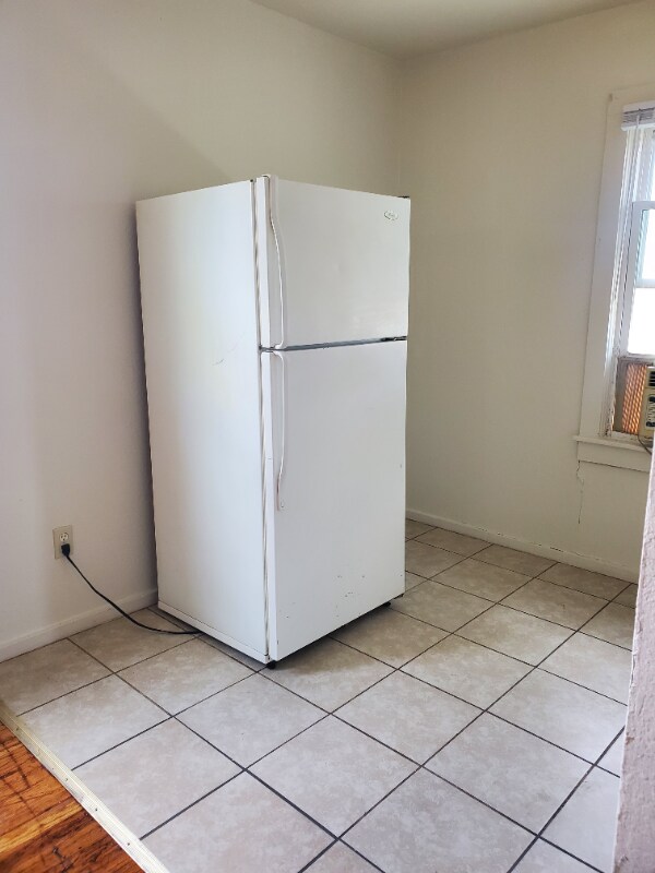 Building Photo - 2710 8th Ave