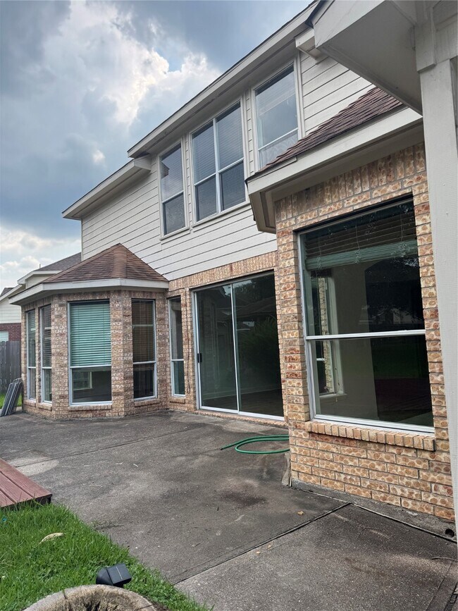 Building Photo - 8230 Falling Water Ct