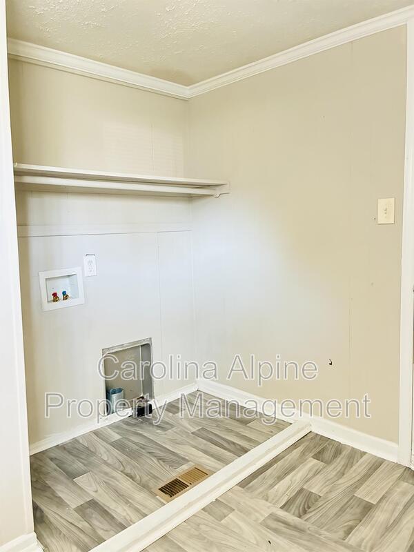 Building Photo - 1110 W Sykes St