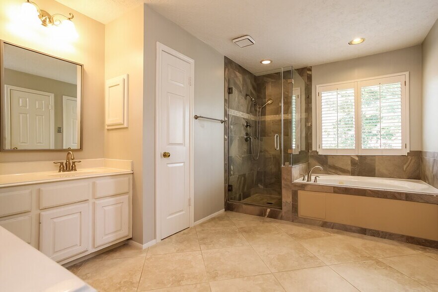 Building Photo - 5111 Natural Bridge Dr