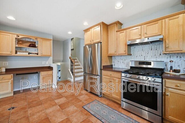 Building Photo - 6426 Carriage Dr