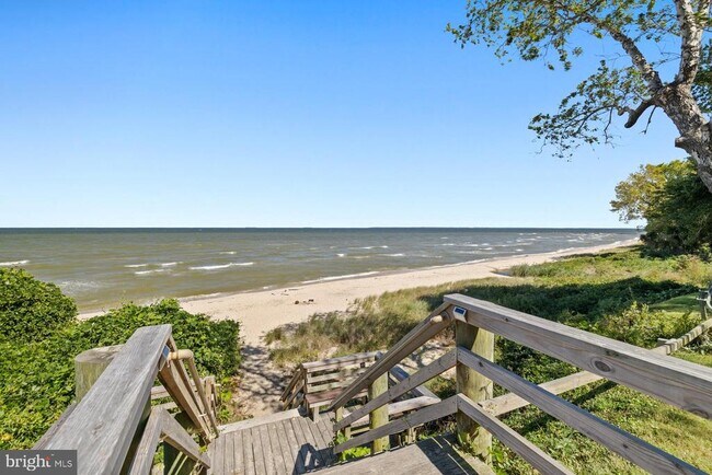 Building Photo - 5510 Beach Dr