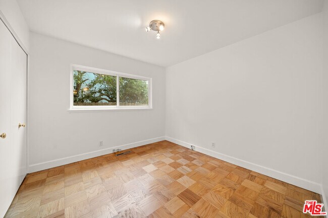 Building Photo - 27041 Whitestone Rd