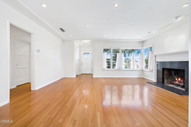 Building Photo - 155 N Lincoln Pl