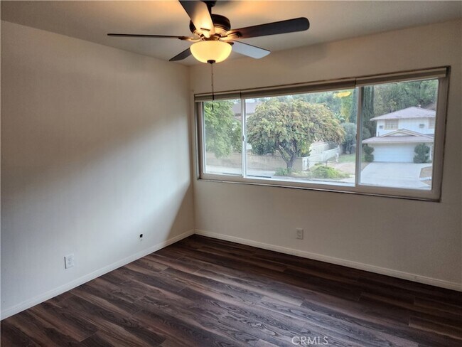 Building Photo - 2523 Deerpark Dr