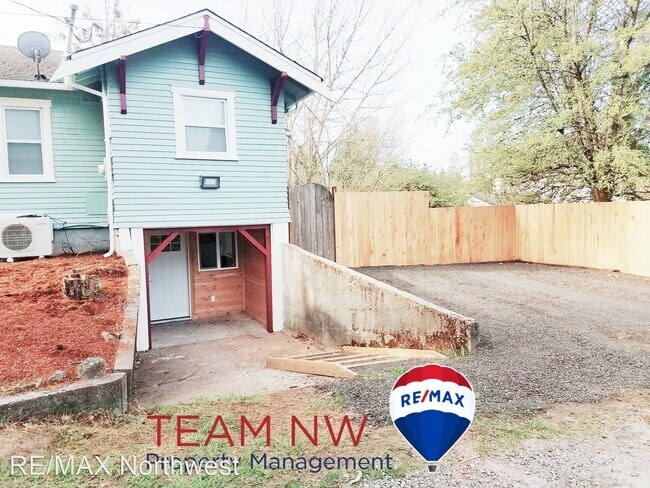 Primary Photo - 2 br, 1 bath House - 415 Fairview St SE