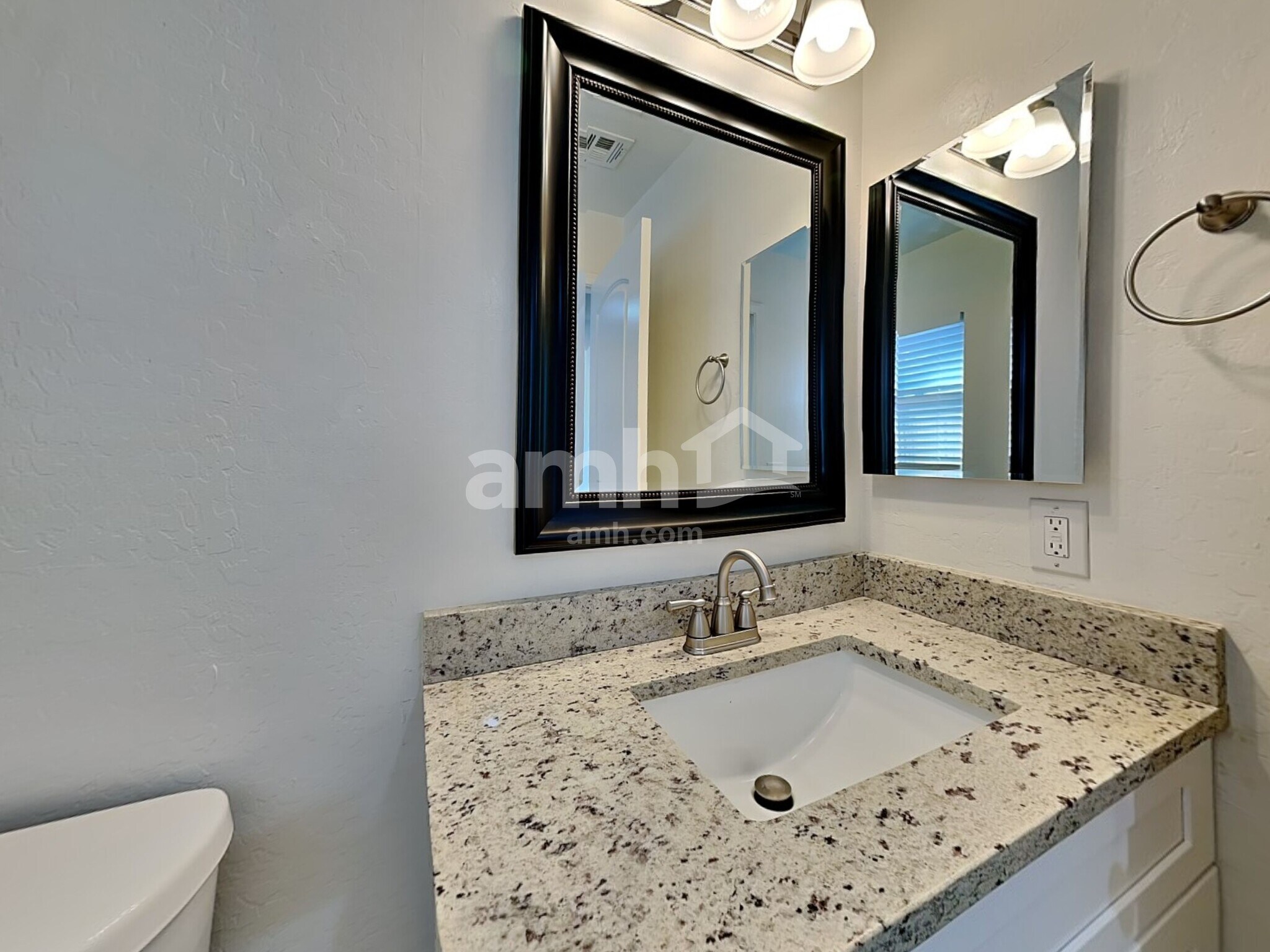 Building Photo - 22028 W Morning Glory St