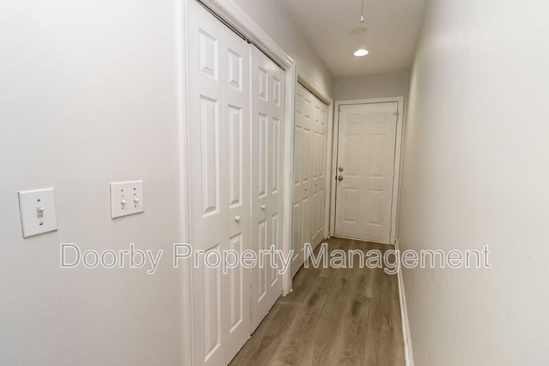Building Photo - 1720 Ashmore Ave