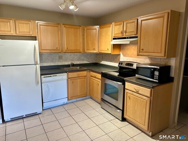 Building Photo - 1119 Harbor View Dr