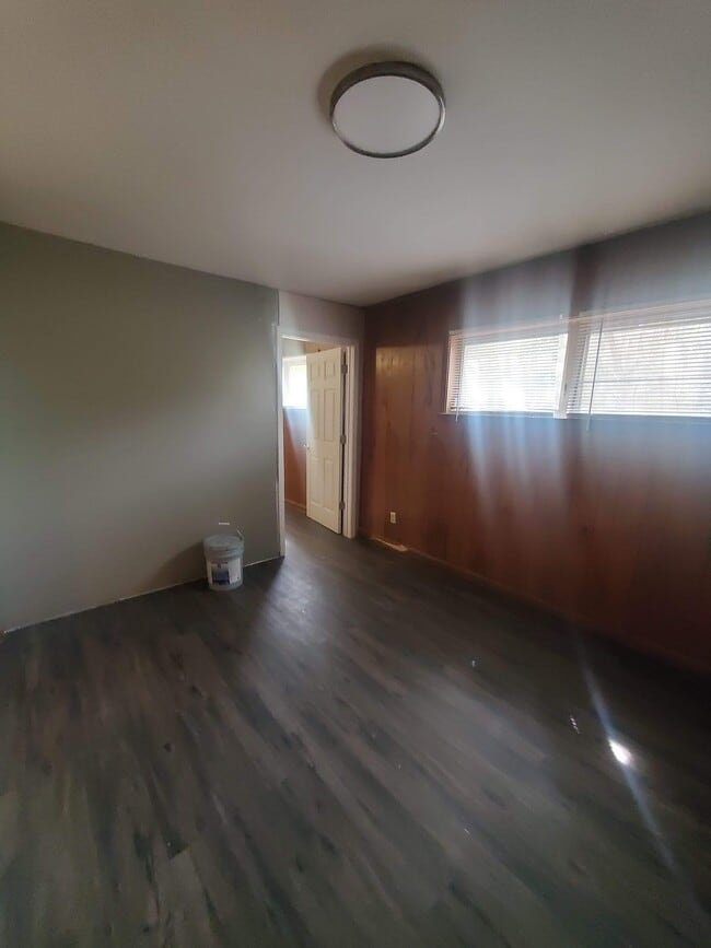 Building Photo - 2828 N 5th Ave