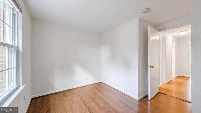 Building Photo - 12140 Bentridge Pl