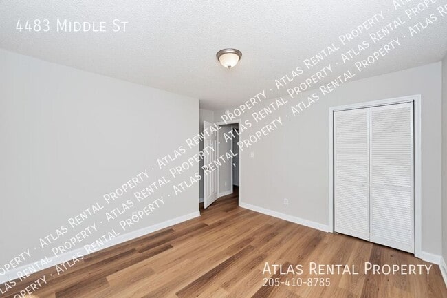 Building Photo - 4483 Middle St