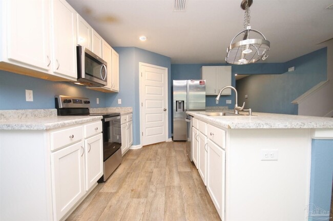 Building Photo - 10589 Queens Gate Cir