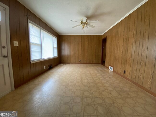 Building Photo - 225 S Myrtle St