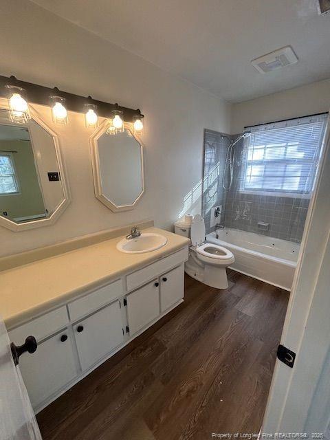 Building Photo - 203 W 30th St