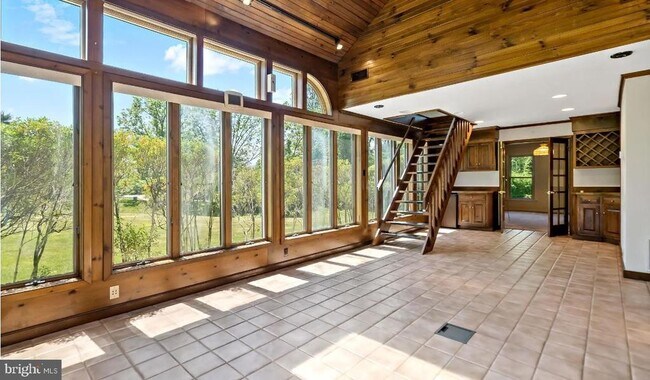 Building Photo - 1200 Turnbury Ln