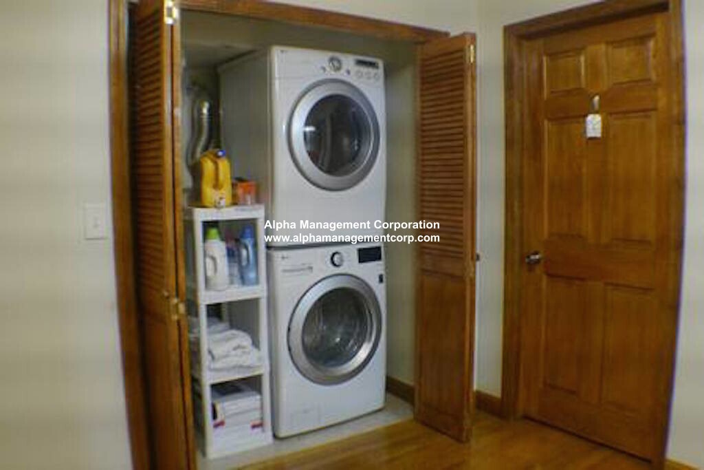 Building Photo - 102 Allston St