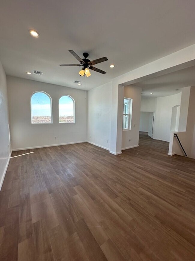 Building Photo - 5022 S 35th Ave