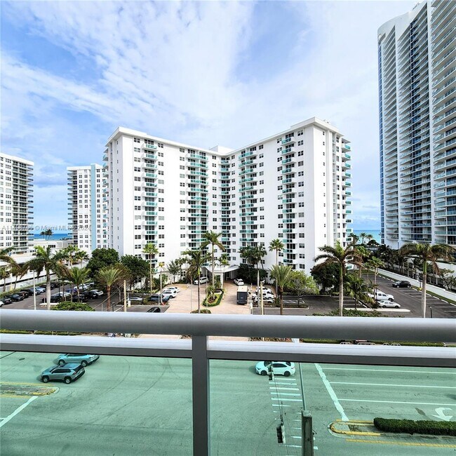 Building Photo - 3000 S Ocean Dr
