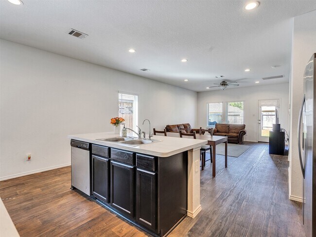 Building Photo - 14744 Hazel Br Dr