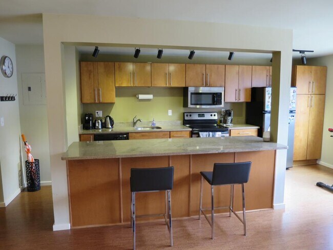Primary Photo - 1707 Boylston Ave