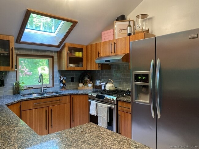 Building Photo - 106 Injun Hollow Rd