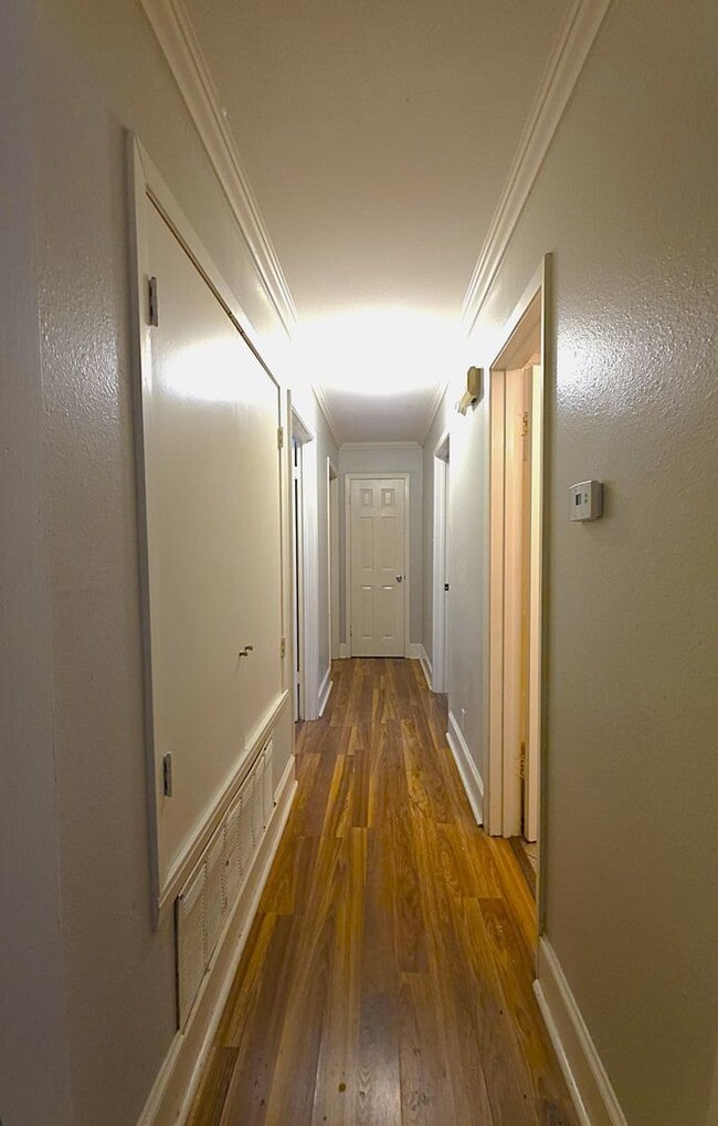 Building Photo - 308 Lakeview St
