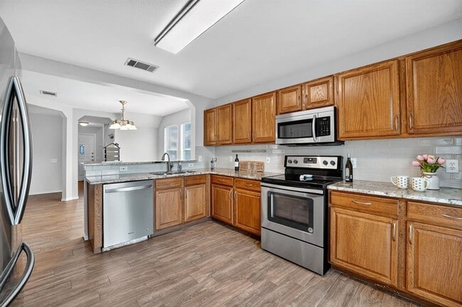 Building Photo - 1520 Anise Dr