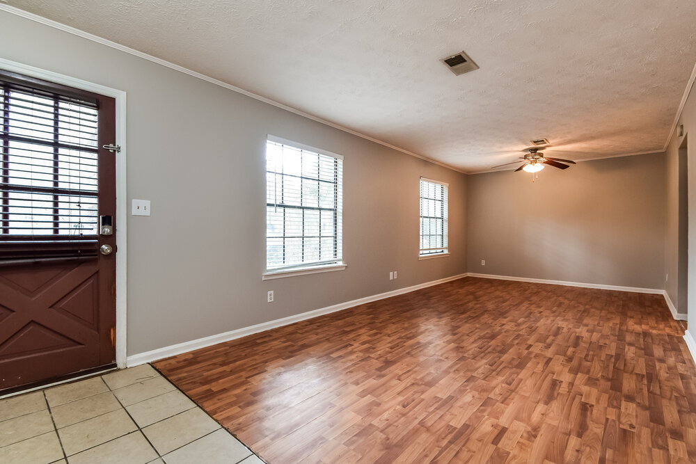 Building Photo - 115 Doubletrace Ln