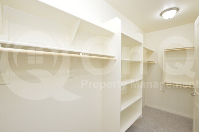 Building Photo - 9114 S 167th Dr