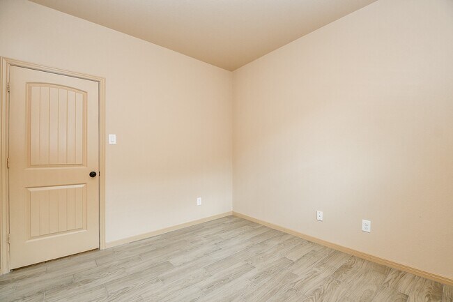 Building Photo - 11022 Ellison Ridge Dr