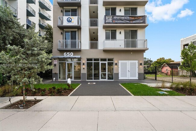 Building Photo - 650 SW 1st St