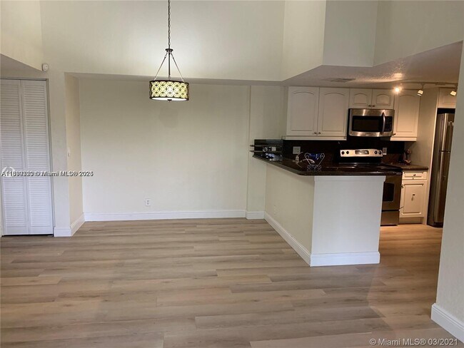 Building Photo - 10781 Cleary Blvd