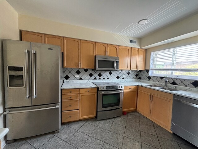 Primary Photo - 9449 Bay Colony Dr