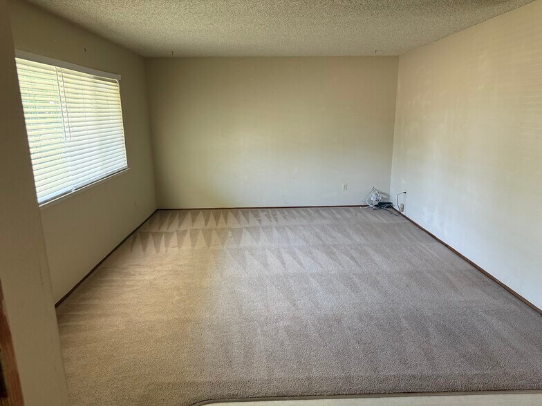 Building Photo - 8944 Canberra Dr