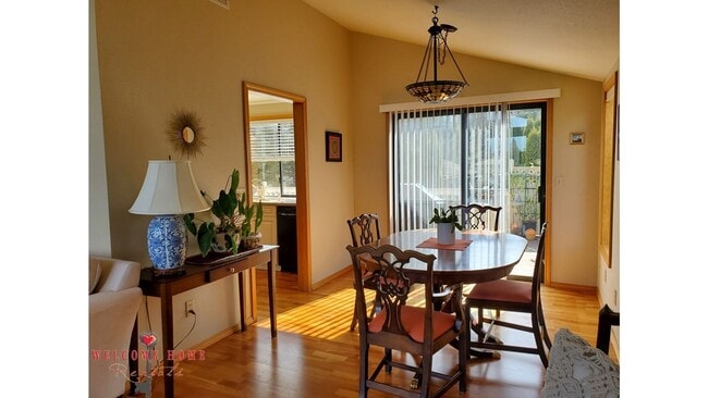 Building Photo - HUGE 5-BEDROOM home with separate BONUS ROOM!!  Large fenced yard!!!